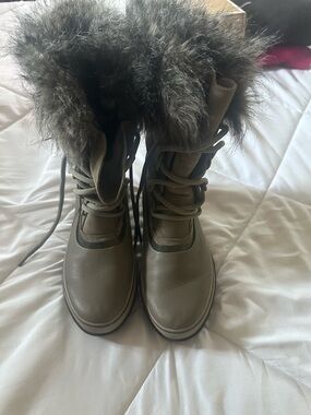 Sorel Women's Olive Green Fur-Trim Lace-Up Winter Boots